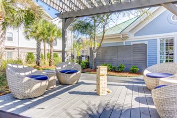 Courtyard patio with ample sitting
